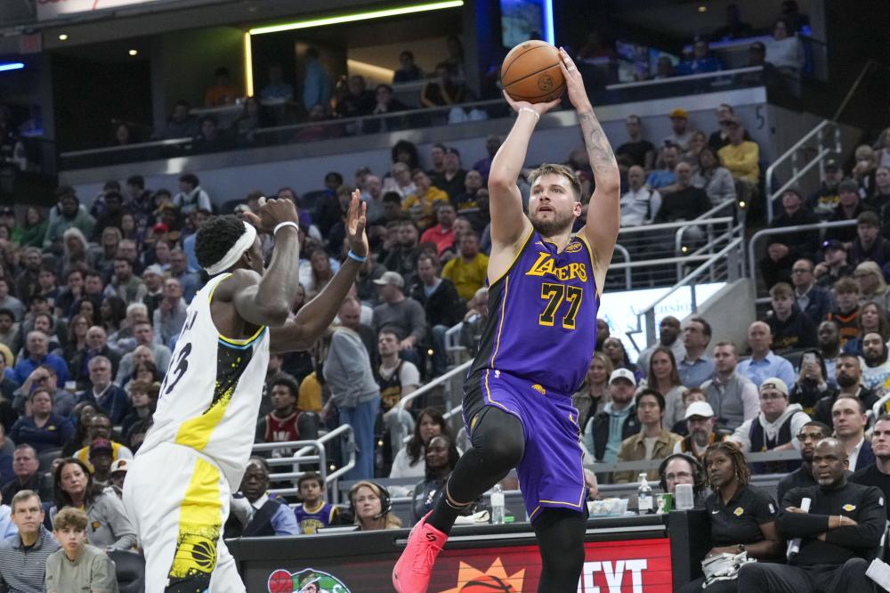 洲足坛备受 洲足坛备受