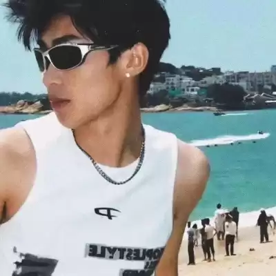 闻皎月